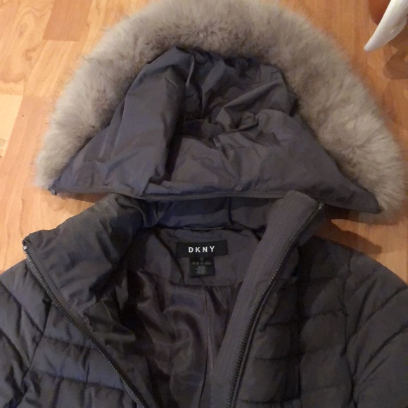 DKNY WINTER JACKET XS detachable hood - Picture 5 of 5